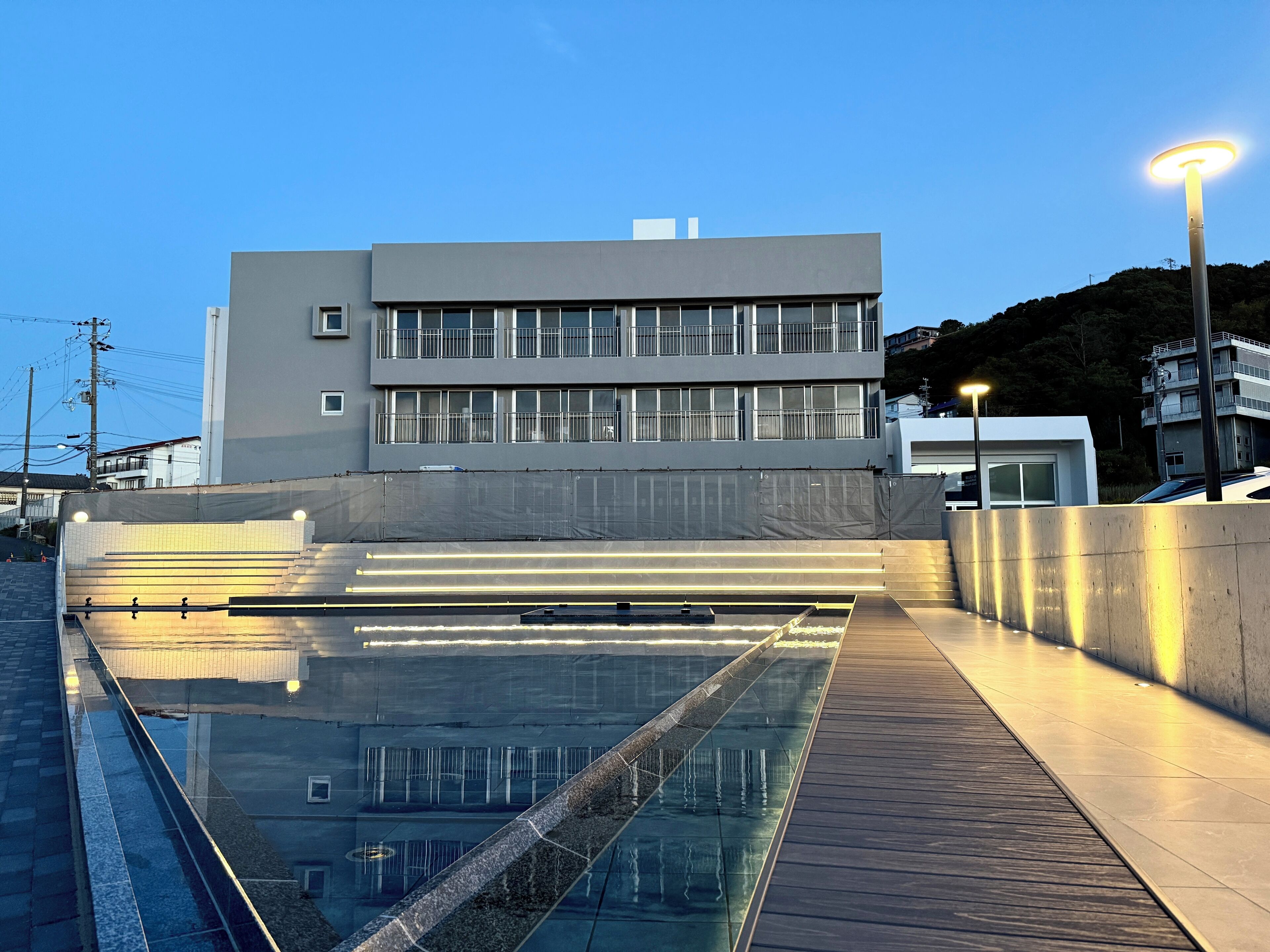 المنشأة من الخارج