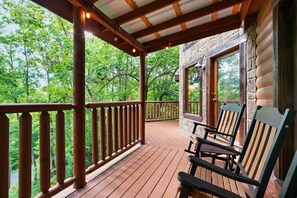 Terrace/patio - 5 bedrooms + Tri-Level + Cinema + Speakeasy Game Room + Arcades (Gatlinburg)