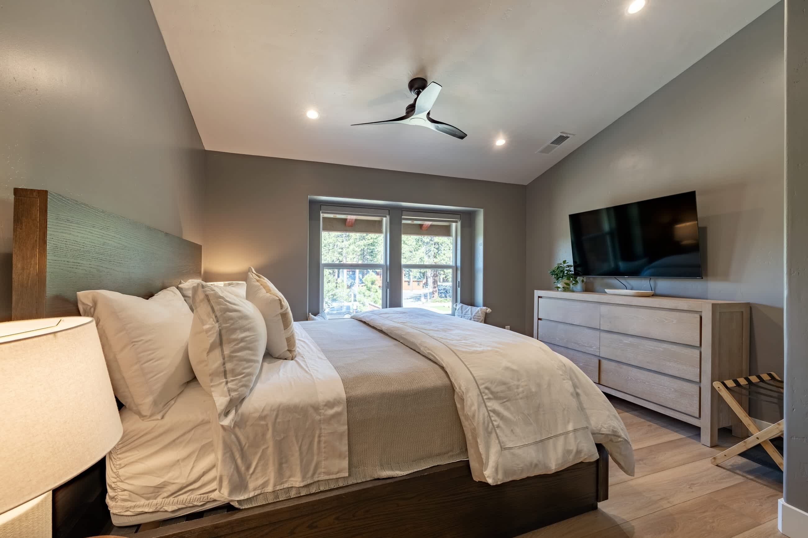 5 habitaciones, escritorio, tabla de planchar con plancha y wifi 