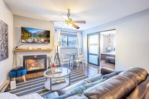 Télévision, cheminée