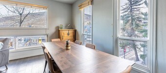 *Free Ski Rental* Freshly Updated Park City Condo | 300 Yards To Skiing | Hot Tub | Free Shuttle