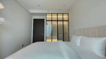 1 bedroom, desk, laptop workspace, blackout curtains