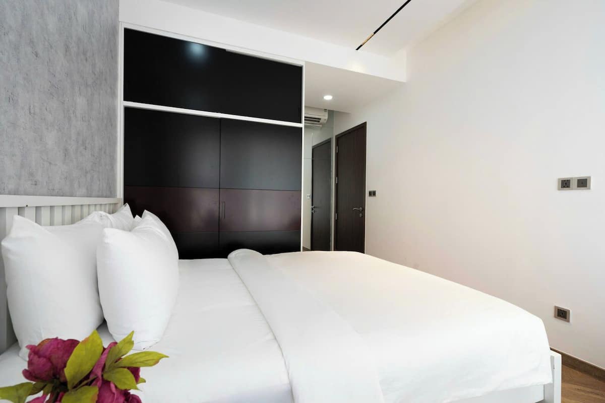 1 bedroom, desk, laptop workspace, blackout curtains