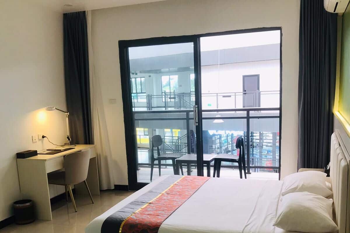 Room | 1 bedroom, premium bedding, desk, laptop workspace