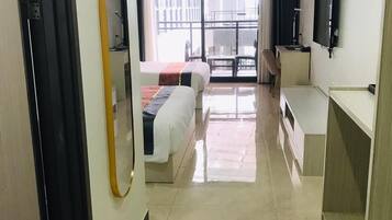 Plaza Room | Terrace/patio