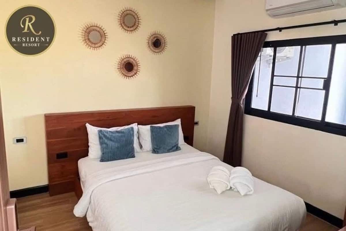 FAMILY POOL VILLA TWO BEDROOM | Desk, WiFi (free), bed sheets
