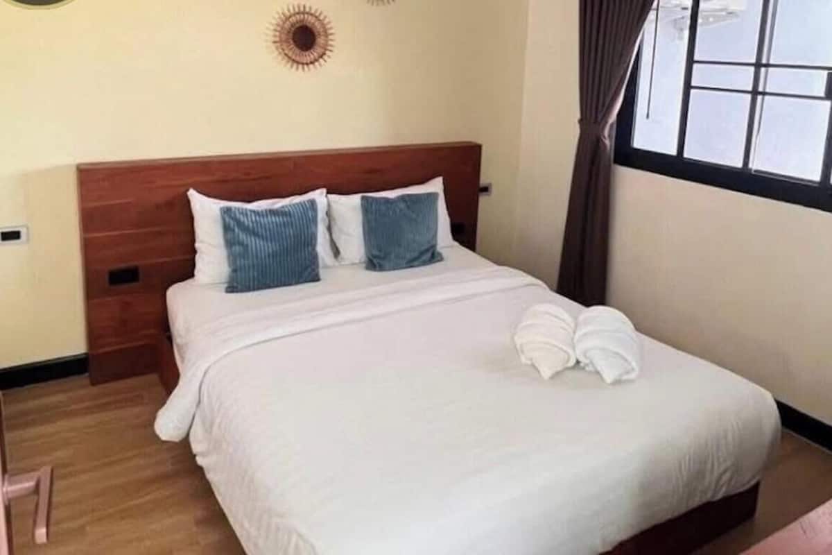FAMILY POOL VILLA TWO BEDROOM | Escrivaninha, Wi-Fi de cortesia, roupa de cama