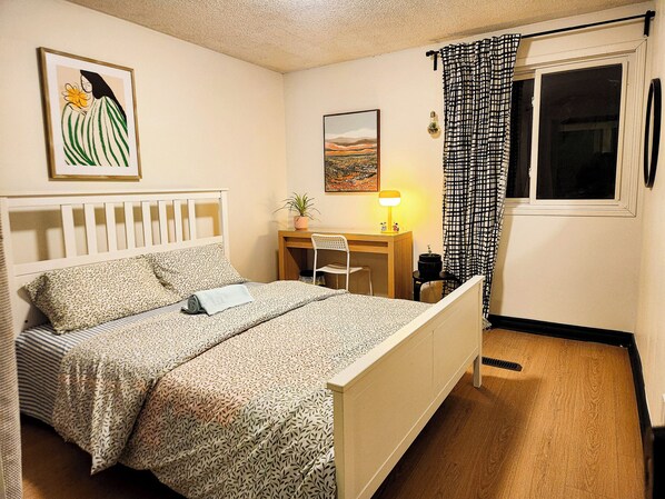 4 habitaciones, escritorio, tabla de planchar con plancha y wifi gratis 