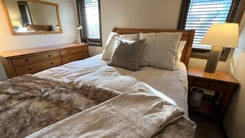 4 chambres, fer et planche à repasser, Wi-Fi gratuit, draps fournis