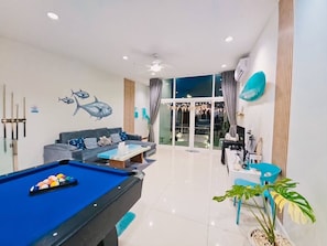 Villa, vue piscine | Coin séjour