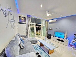 Villa, Pool View | Living area | 32-inch flat-screen TV with cable channels - Mahasamut coastal Poolvilla (Sattahip)
