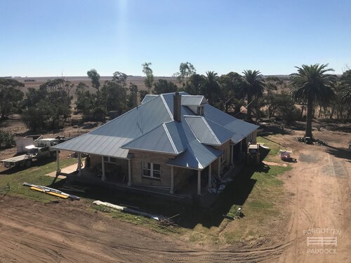 Forgotten Paddock Farmstay. Two bedrooms, a bathroom plus a lounge/dining room. 