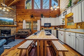 Fridge, microwave, oven, stovetop - Arcade Fun! 4-bedroom cabin w/game zone, hot tub, pool table, hammocks & 6 beds! (Sevierville)