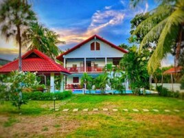 Fachada de la propiedad