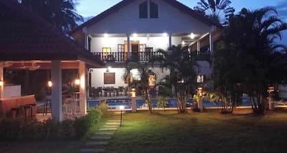 Lyndale Lodge