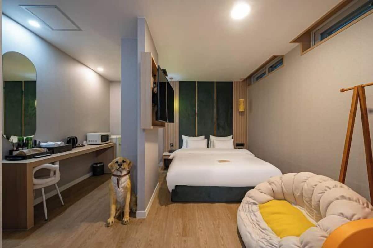 1 bedroom, soundproofing, free WiFi, bed sheets