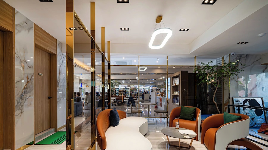 GEOJE-SI HOUND HOTEL JANGSEUNGPO