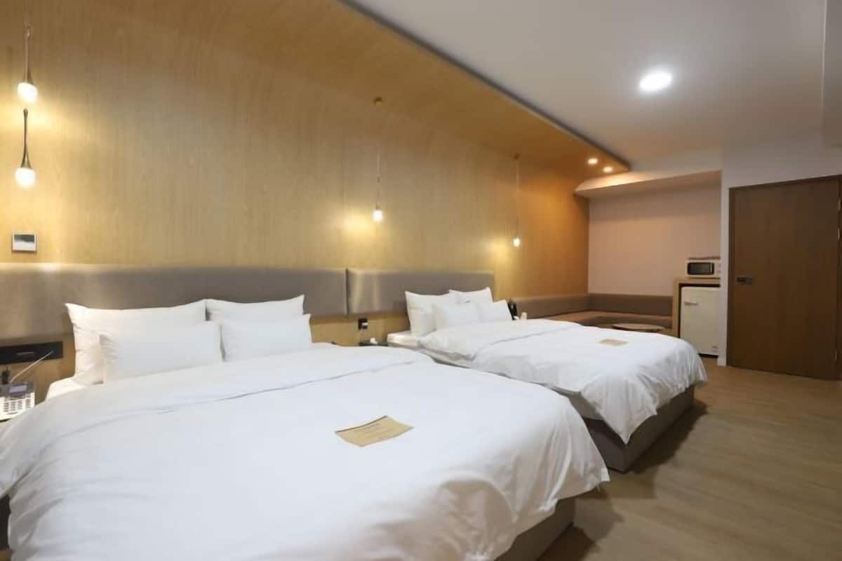 1 bedroom, soundproofing, free WiFi, bed sheets