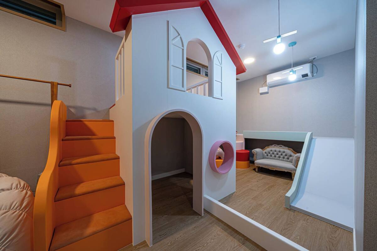 Cozyville - Kids Queen | 1 bedroom, soundproofing, free WiFi, bed sheets