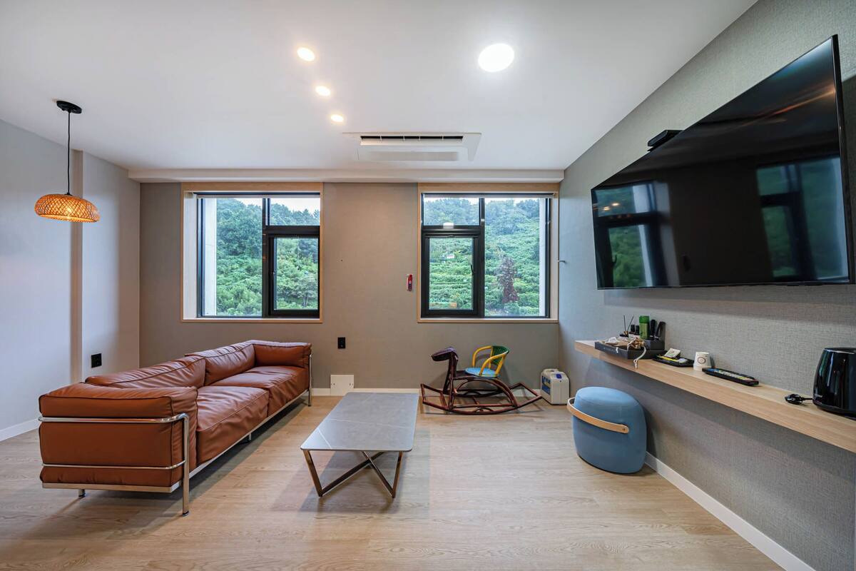 Main Building - Zenith Suite (2 rooms)