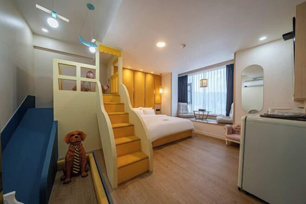 1 bedroom, soundproofing, free WiFi, bed sheets