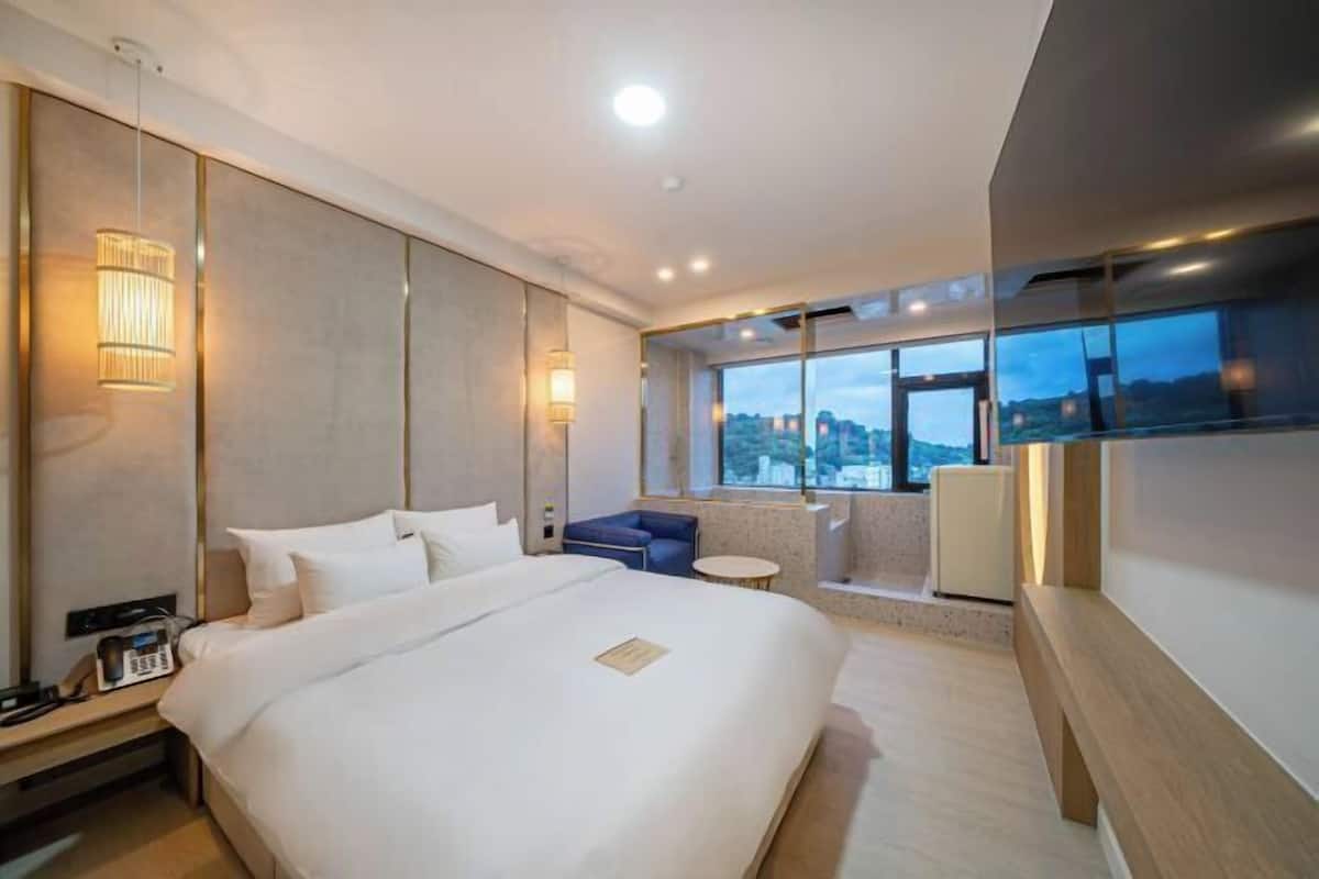 1 bedroom, soundproofing, free WiFi, bed sheets