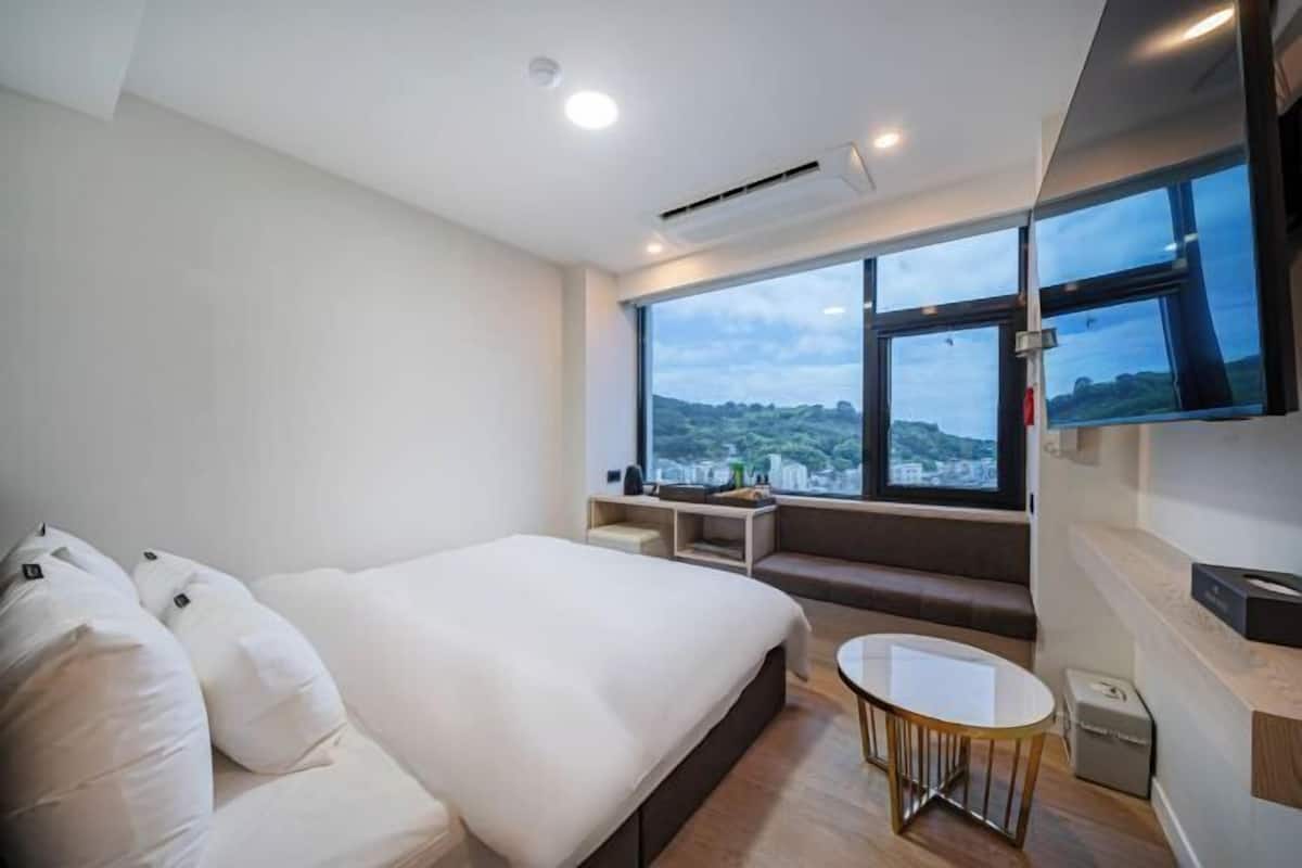 1 bedroom, soundproofing, free WiFi, bed sheets