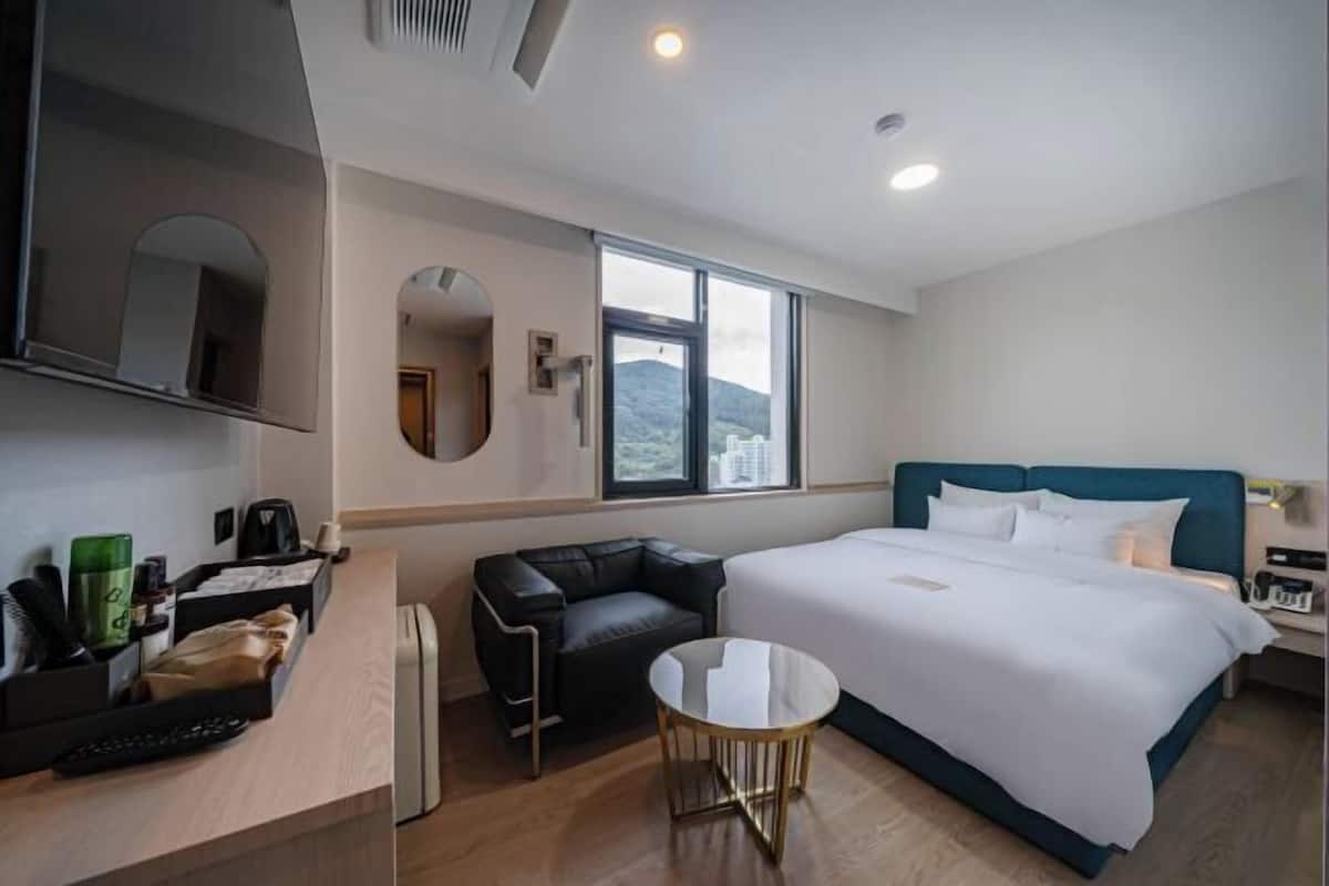 1 bedroom, soundproofing, free WiFi, bed sheets
