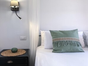 2 bedrooms, iron/ironing board, Internet, bed sheets