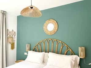 1 bedroom, iron/ironing board, internet, bed sheets