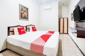 Deluxe Double Room - Collection O Kauman Near Stasiun Pekalongan Formerly HOTEL DIAN CANDRA (Wiradesa)