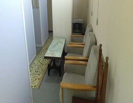 Televisión de pantalla plana de 700 cm con canales digitales