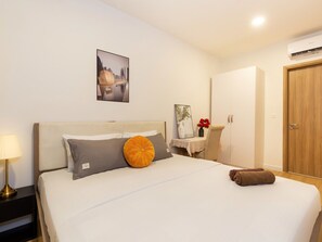 Deluxe Apartment, 3 Bedrooms, City View | Bathroom | Free toiletries, hair dryer, slippers, towels