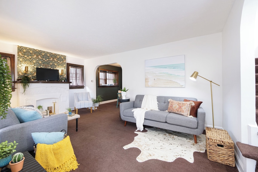 Renovated 3br Family Retreat, Sleeps 8 - Dog-friendly - Kent, OH