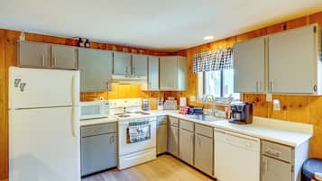 Refrigerador, microondas, parrilla de estufa y lavavajillas