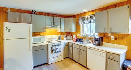 4 Mi to Mt Snow Resort! Family Condo w/ Balcony