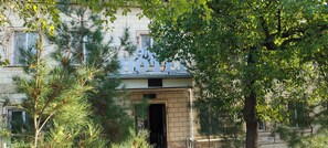 ด้านหน้าที่พัก