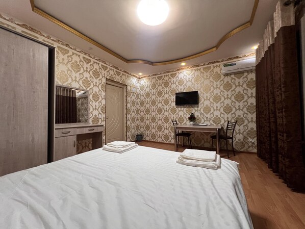 Comfort Room, Shared Bathroom | Soundproofing, free WiFi