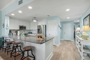 Fridge, microwave, oven, stovetop - Tis the Sea-Sun | Jacuzzi, Pool, & Close Walk to Beach (Fernandina Beach)