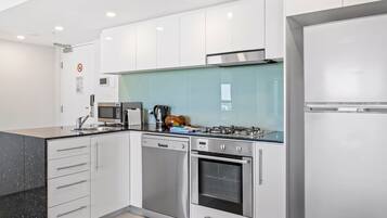 Fridge, microwave, oven, stovetop