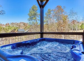 Outdoor spa tub - New cabin with private pool, views, hot tub, arcades, foosball, and charm! (Sevierville)