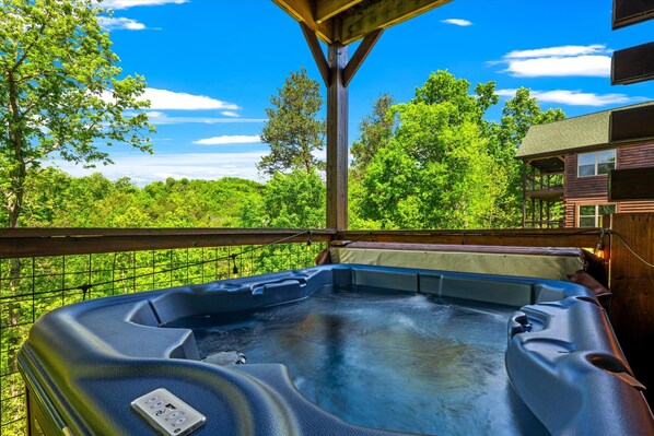 Outdoor spa tub