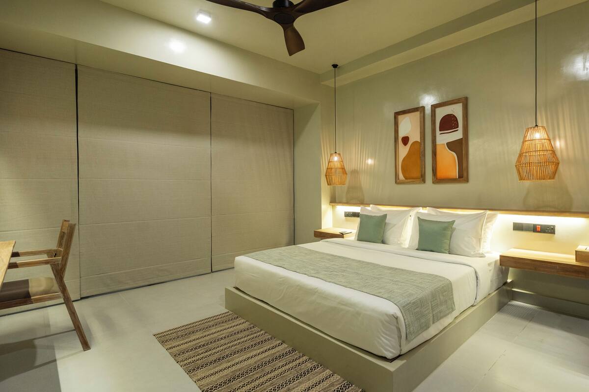 Deluxe Room 5, Ocean View | 미니바, 객실 내 금고, 책상, 노트북 작업 공간
