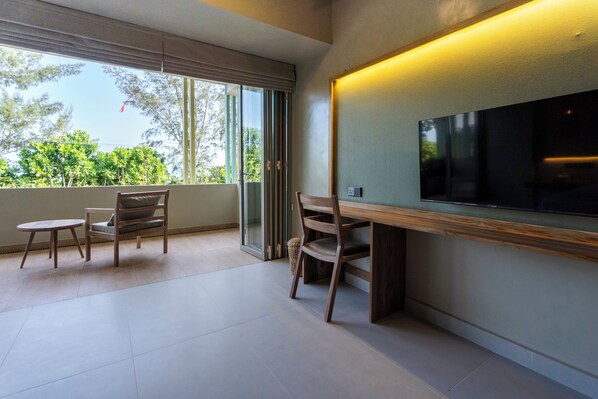 Deluxe Room, Ocean View | Terrace/patio