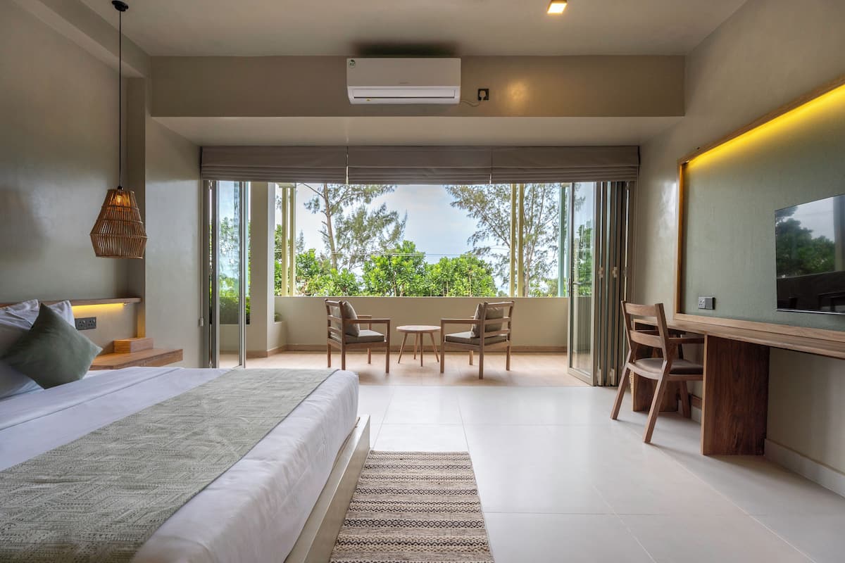 Deluxe Room 7, Ocean View | 미니바, 객실 내 금고, 책상, 노트북 작업 공간