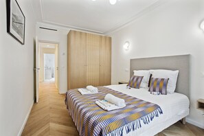 1 bedroom, iron/ironing board, WiFi, bed sheets - TBS 121 - Fabulous apartment in Paris (Paris)