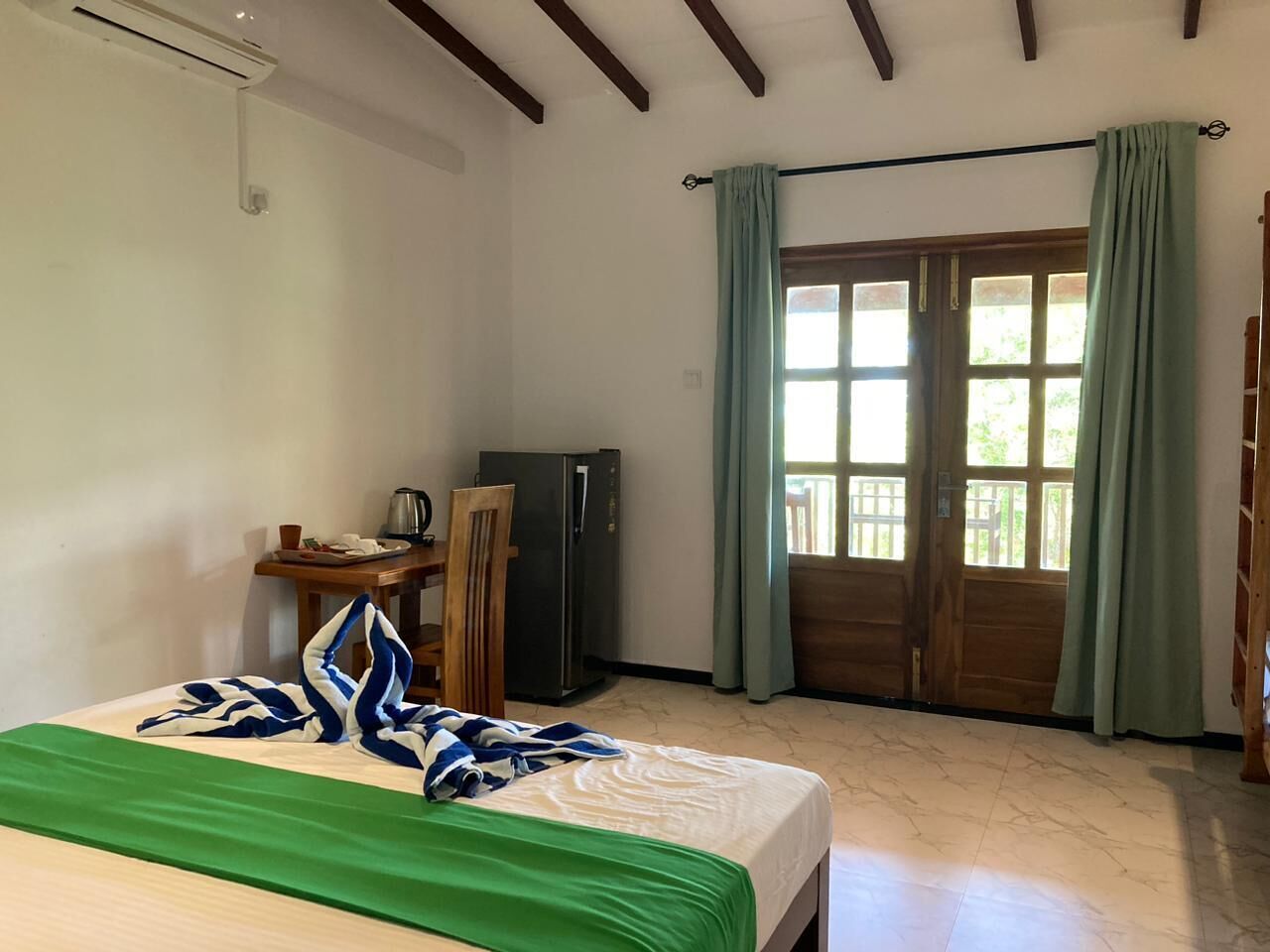 家庭四人房 | 客房內保險箱、獨特裝潢、布置獨特、書桌