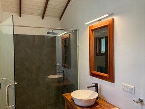 Deluxe Bungalow, Pool View | Bathroom | Shower, hair dryer, towels, soap - Kirinda Paradise Yala (Kirinda)