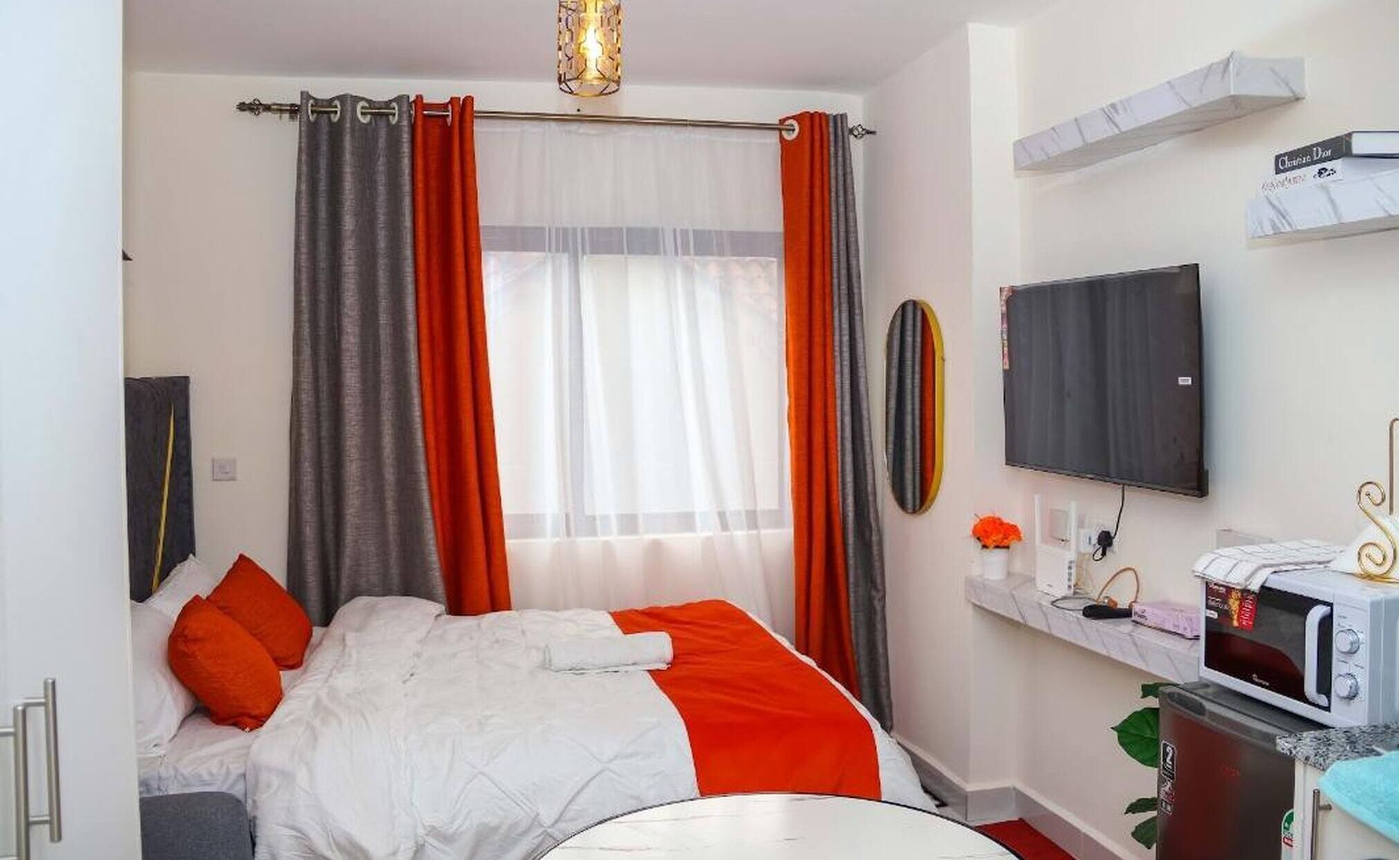 1 bedroom, iron/ironing board, internet, bed sheets