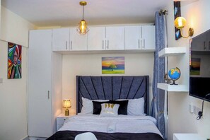 1 多间卧室、熨斗/熨衣板、上网接入、床单